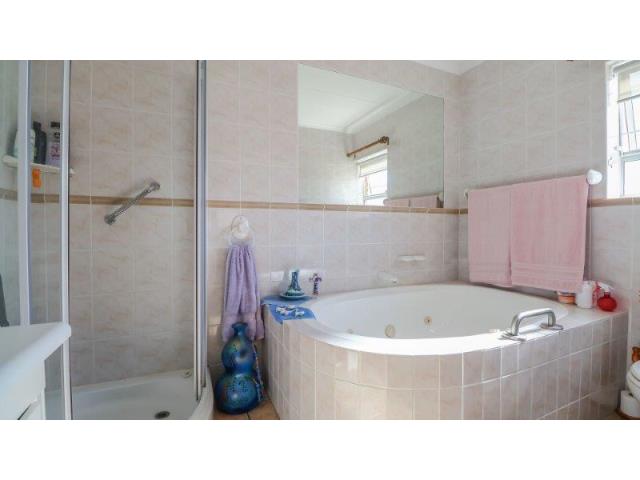 5 Bedroom Property for Sale in Stilbaai Wes Western Cape